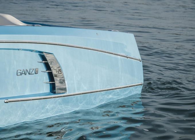 Ganz Boats Ovation 7.6 Open