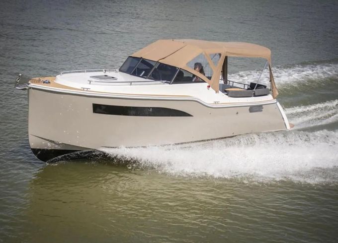 Maxima 920 Cabin