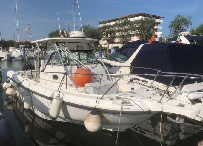 Boston Whaler 28 OUTRAGE