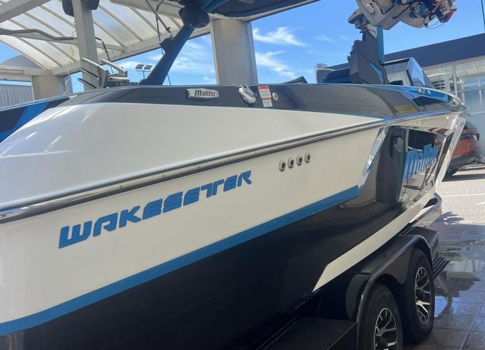 Malibu Wakesetter 24MXZ