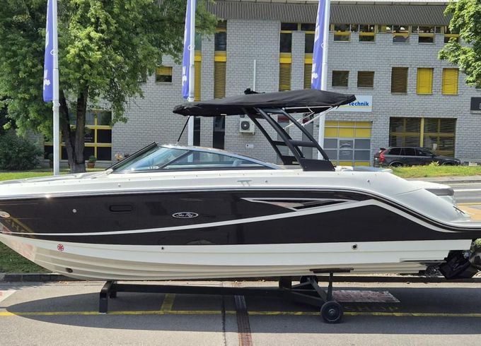 Sea Ray SLX 250 Europe
