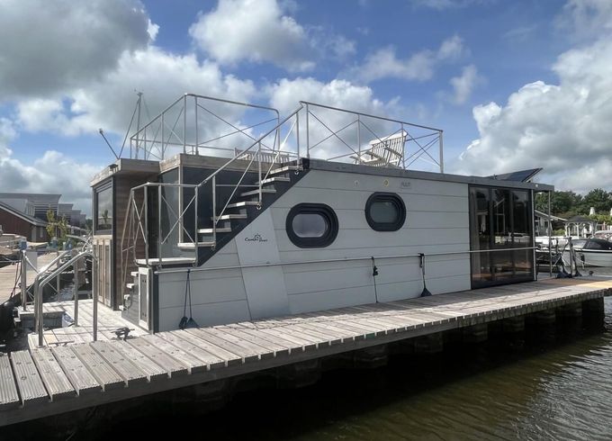 Campi 400, Uitgeest Ligplaats Houseboats