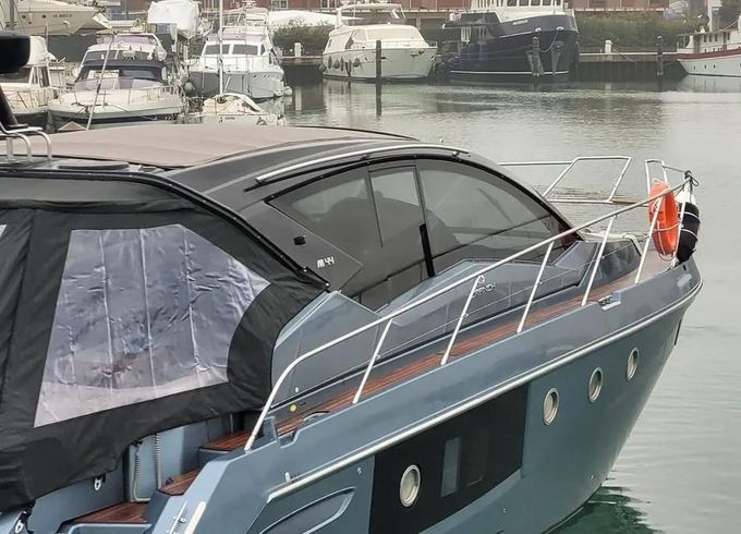 Cranchi M 44 HT