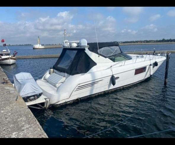 Trojan Carver 44 Express