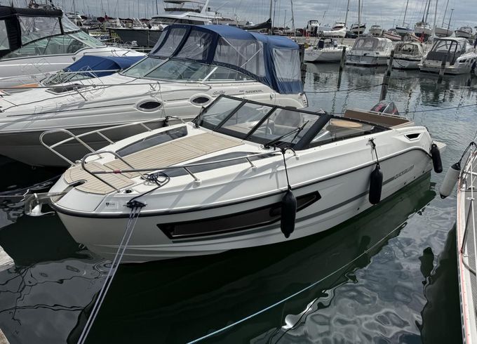 Quicksilver 755