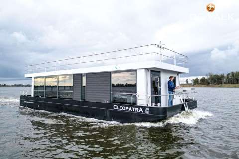 Luxe motor 24 m