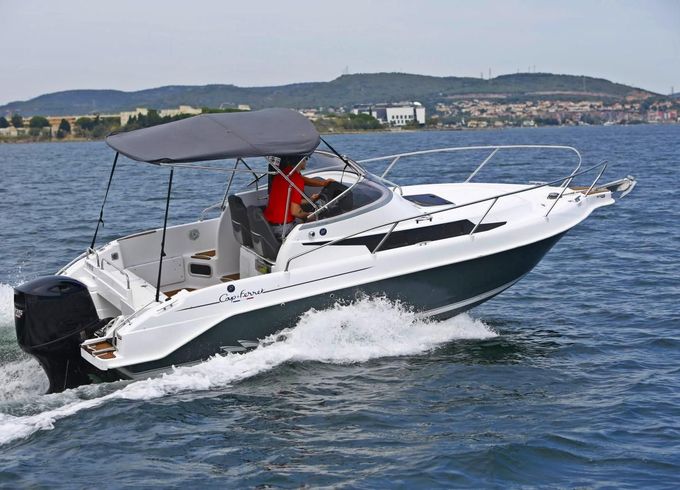 B2 Marine Cap Ferret 752 Cruiser