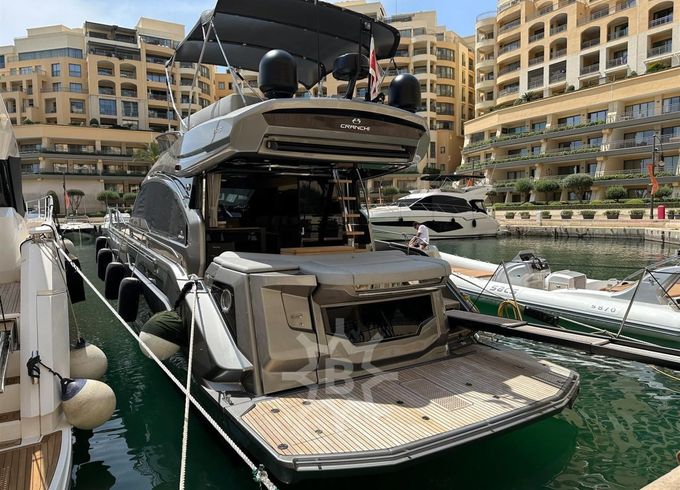 Cranchi E52