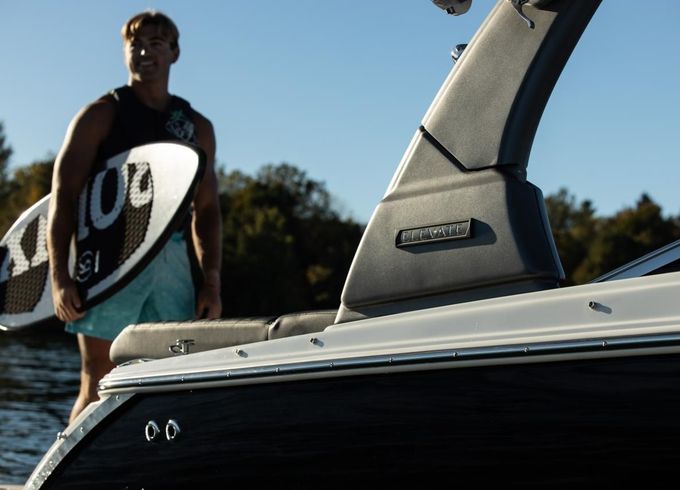 Four Winns H4 Surf Edition