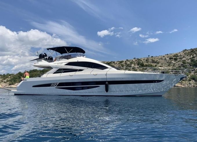 Galeon 700 Skydeck