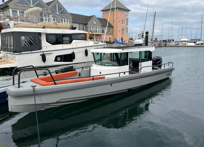 Axopar 28 Cabin R-Version