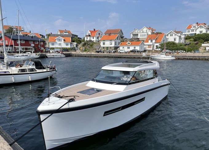 Delta Powerboats 33 CE
