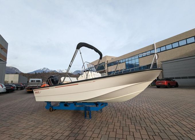 Boston Whaler Montauk 170