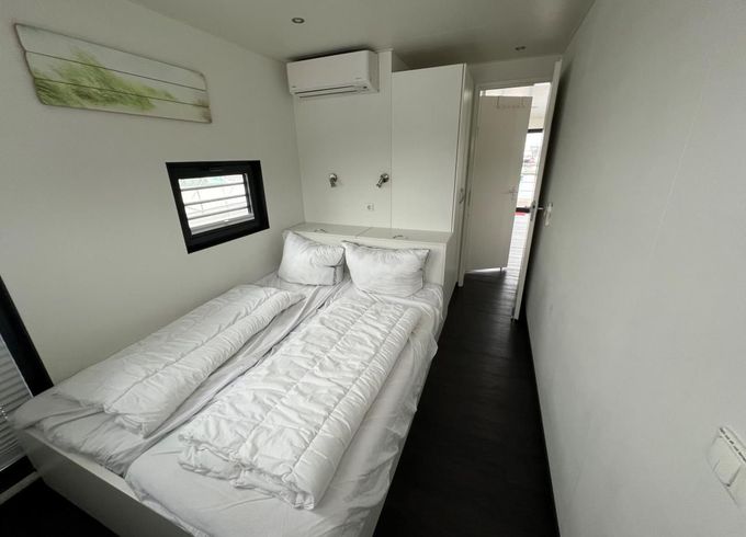 Floating Home 44