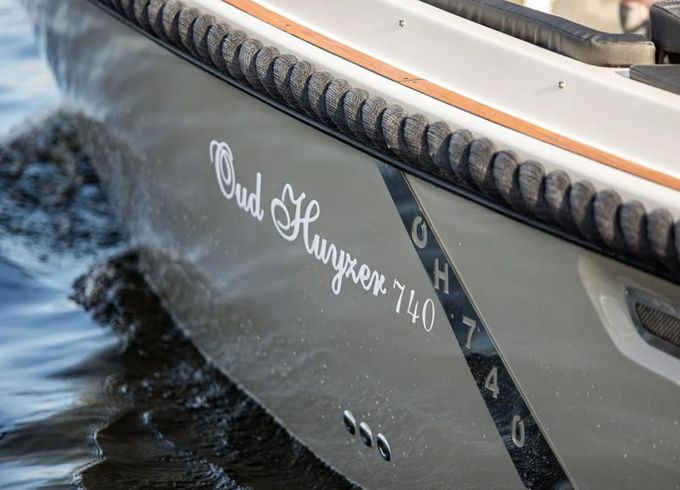 Oud-huijzer 740 Tender