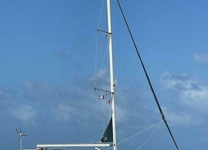 Hunter Marine 410