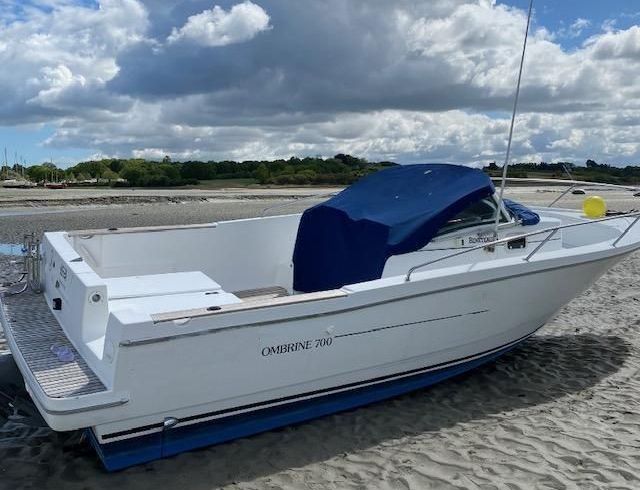 Beneteau ombrine 700