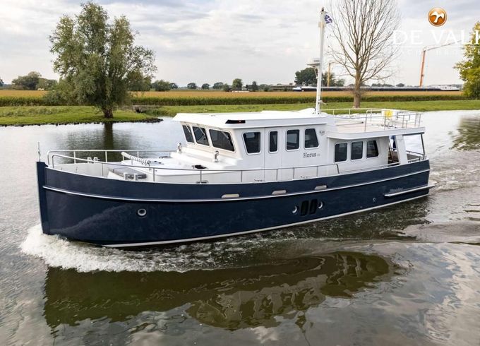 Steeler Yachts Explorer 50 Pilothouse