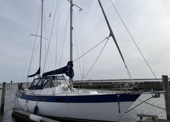 Amphora 38