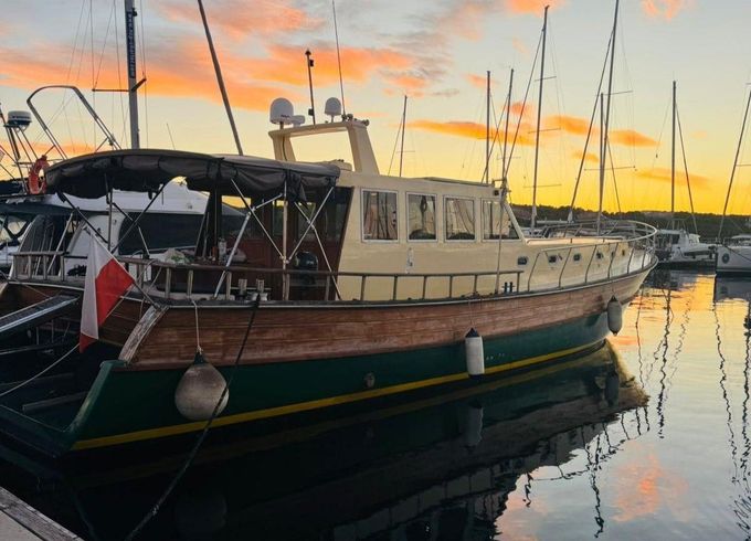 Özmarmarine Custom Wooden Yacht