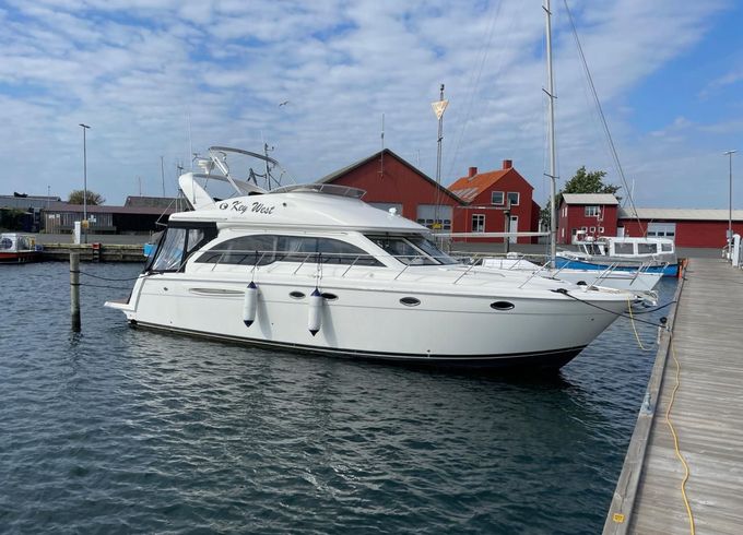 Meridian Yachts 411