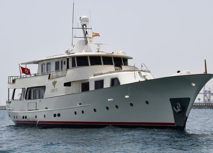 Custom Steel Gentlemen Yacht