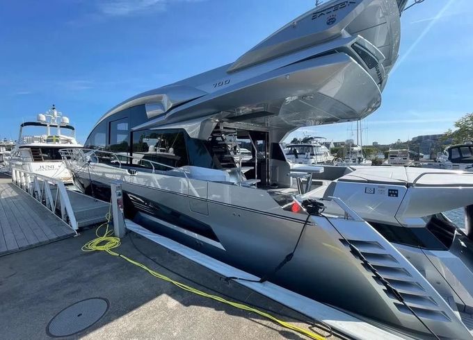 Galeon 700 Sky