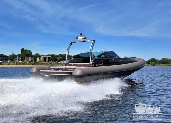Arctic Blue 35 Cabin