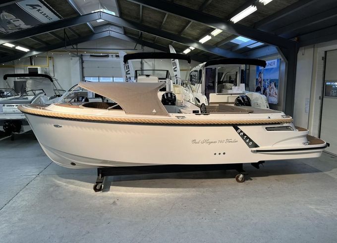Oud-huijzer 740 Tender