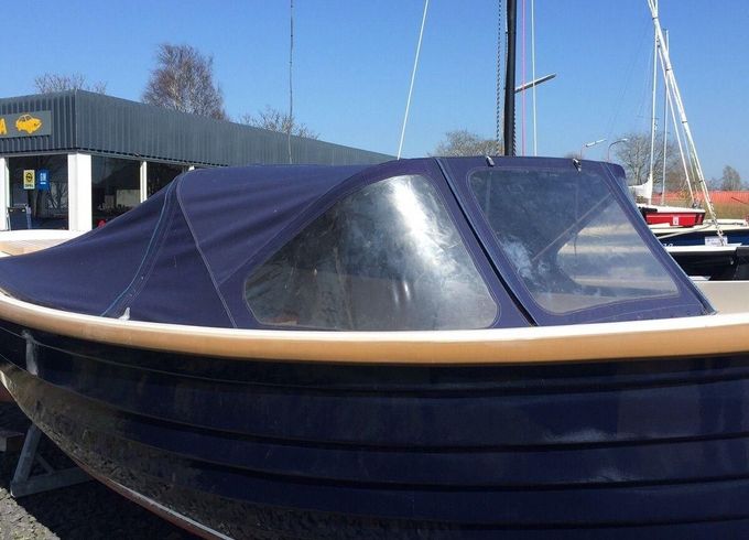 Victoria 700