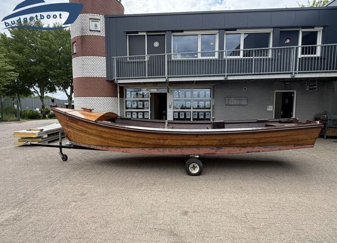 Houten sloep 680 uit Texel