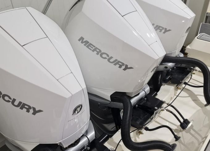 Sea Ray Sundancer 320 Outboard