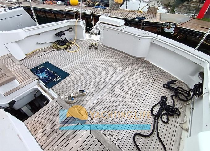 Hatteras 64 Convertible