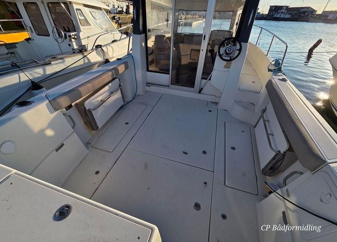 Quicksilver Arvor 810 Pilothouse