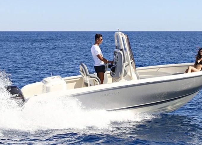 Invictus HX200