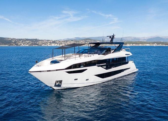Sunseeker 100 Yacht
