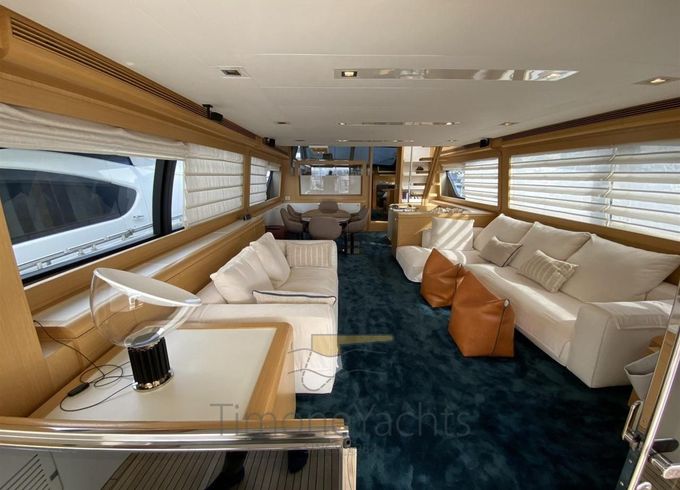 Ferretti 800