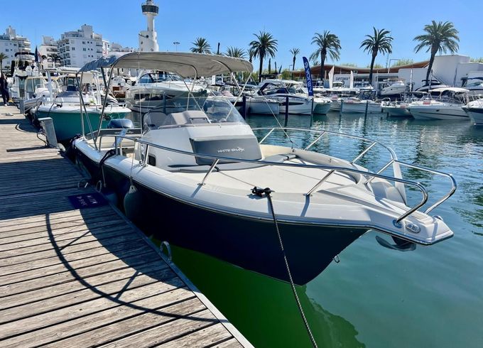 White Shark 240 Sport Cabin