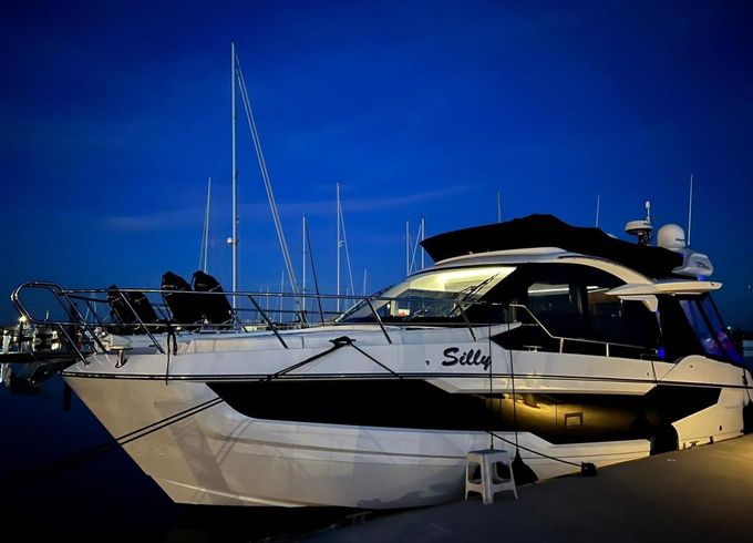 Galeon 400 Fly