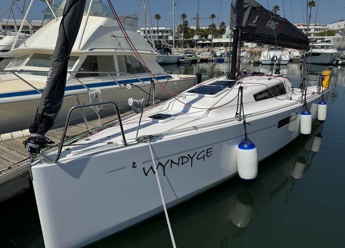 Beneteau First 27