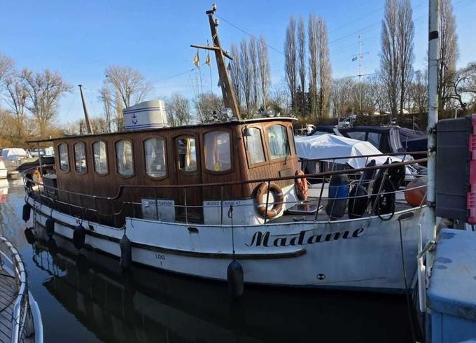 Classic Motor Yacht 14.85