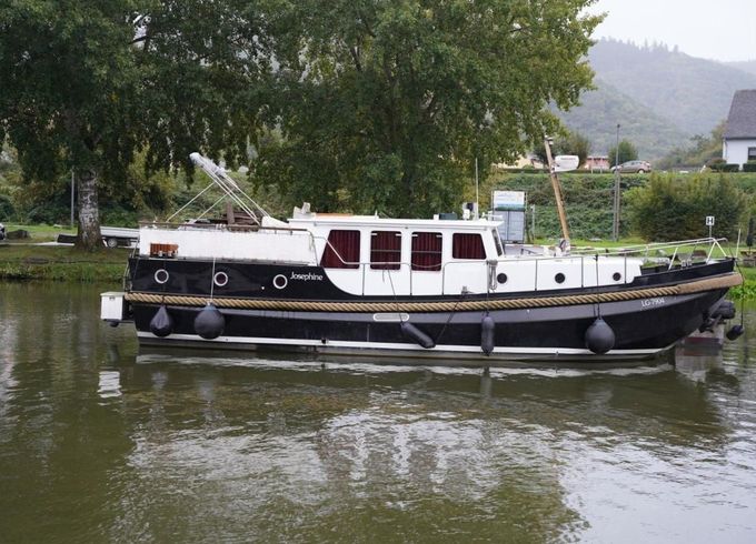 Linssen STURDY 400 AC