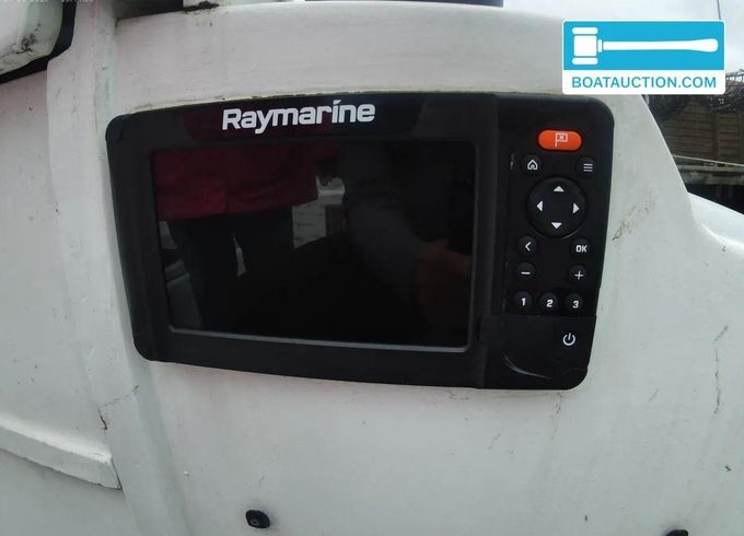 Helmsman 31