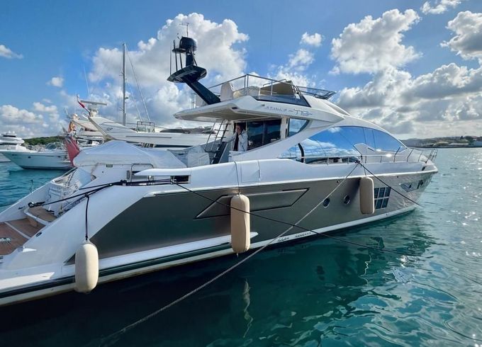 Azimut 77S