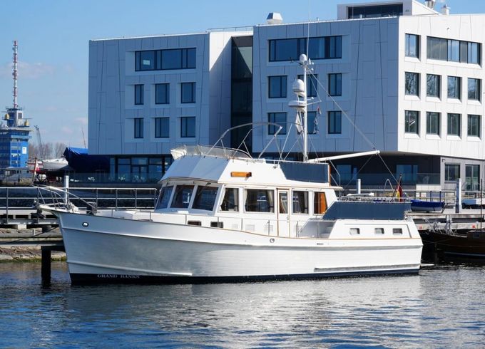 Grand Banks 46 Motor Yacht