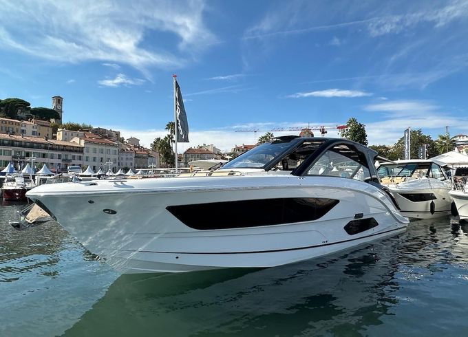 Sea Ray Sundancer 370