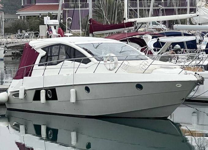 Cranchi M 38 HT - 2013