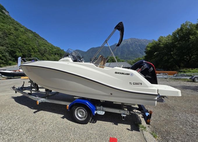 Quicksilver 555 Activ OPEN