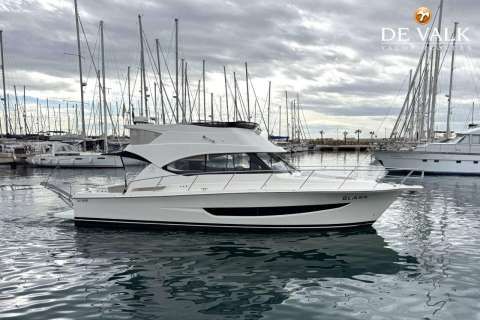 Riviera 33 Flybridge