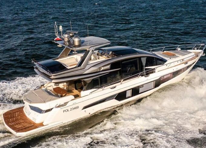 Galeon 700 Sky